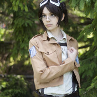 Hange Zoe (Attack on Titan) Thumbnail