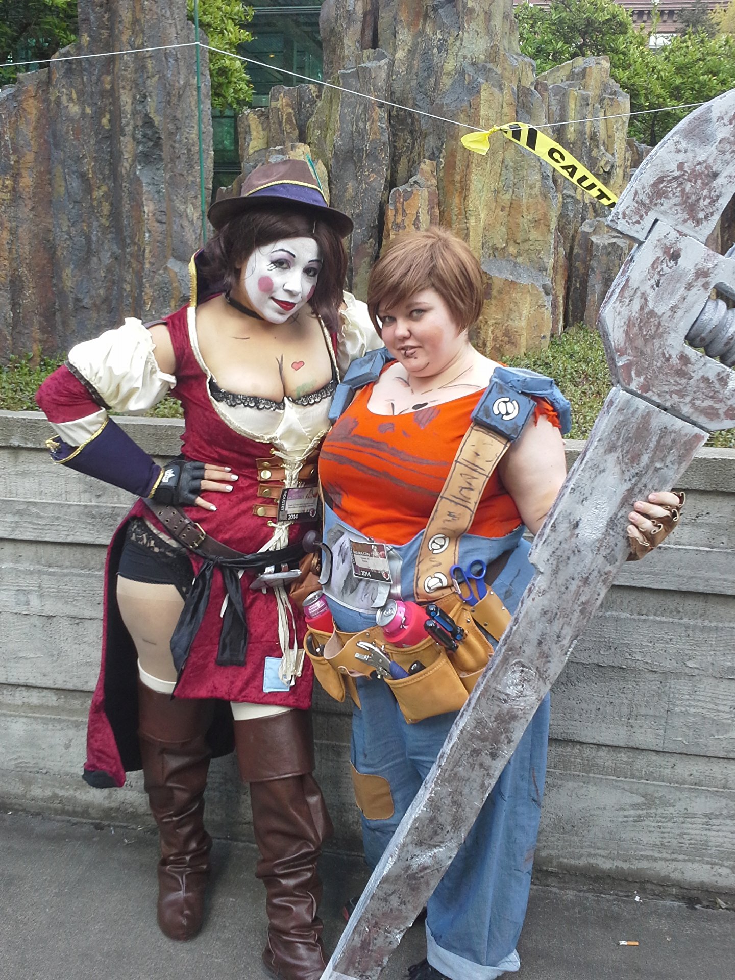 Cospix.net photo featuring Mama Moxxi Cosplay